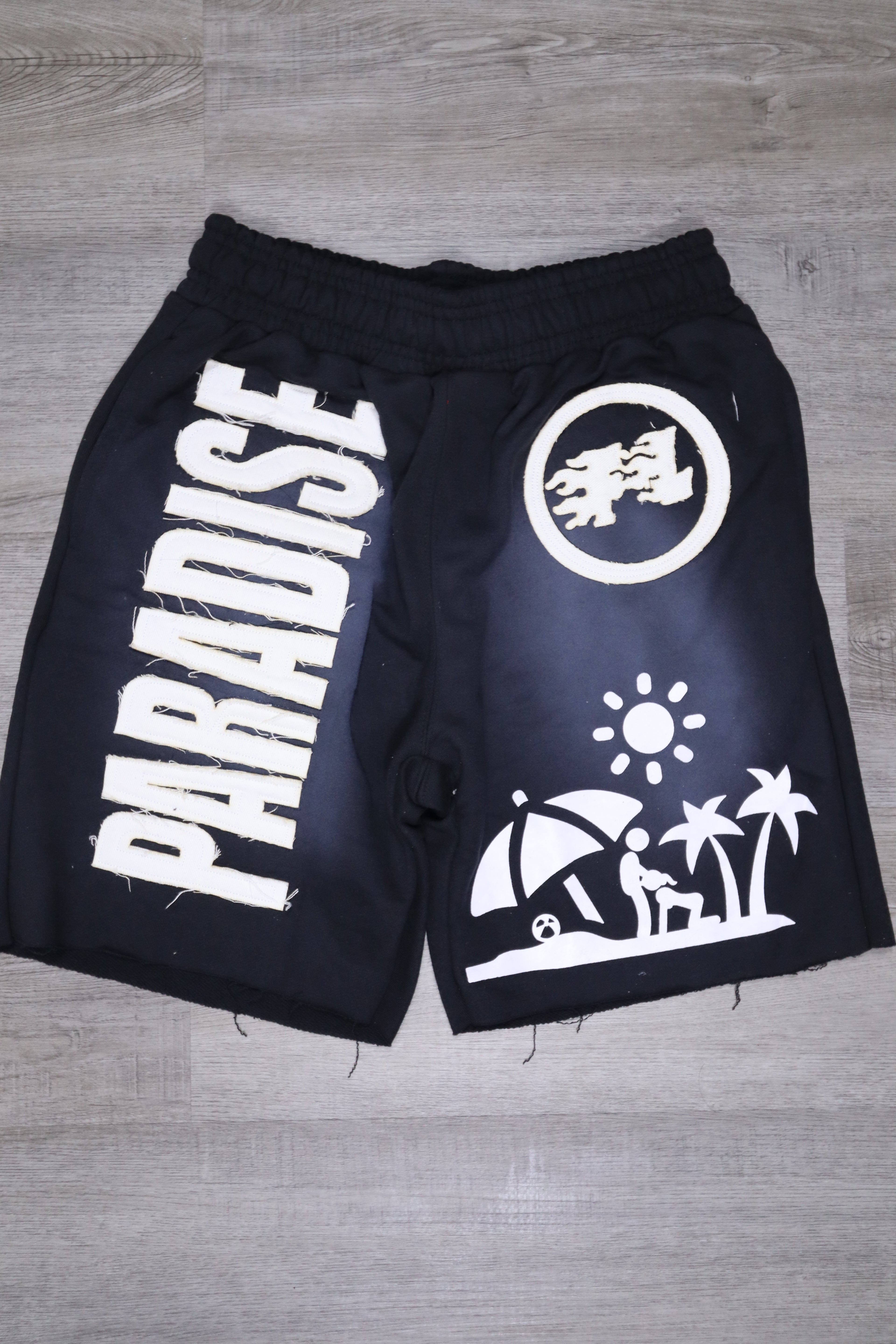 Paradise shorts (black)