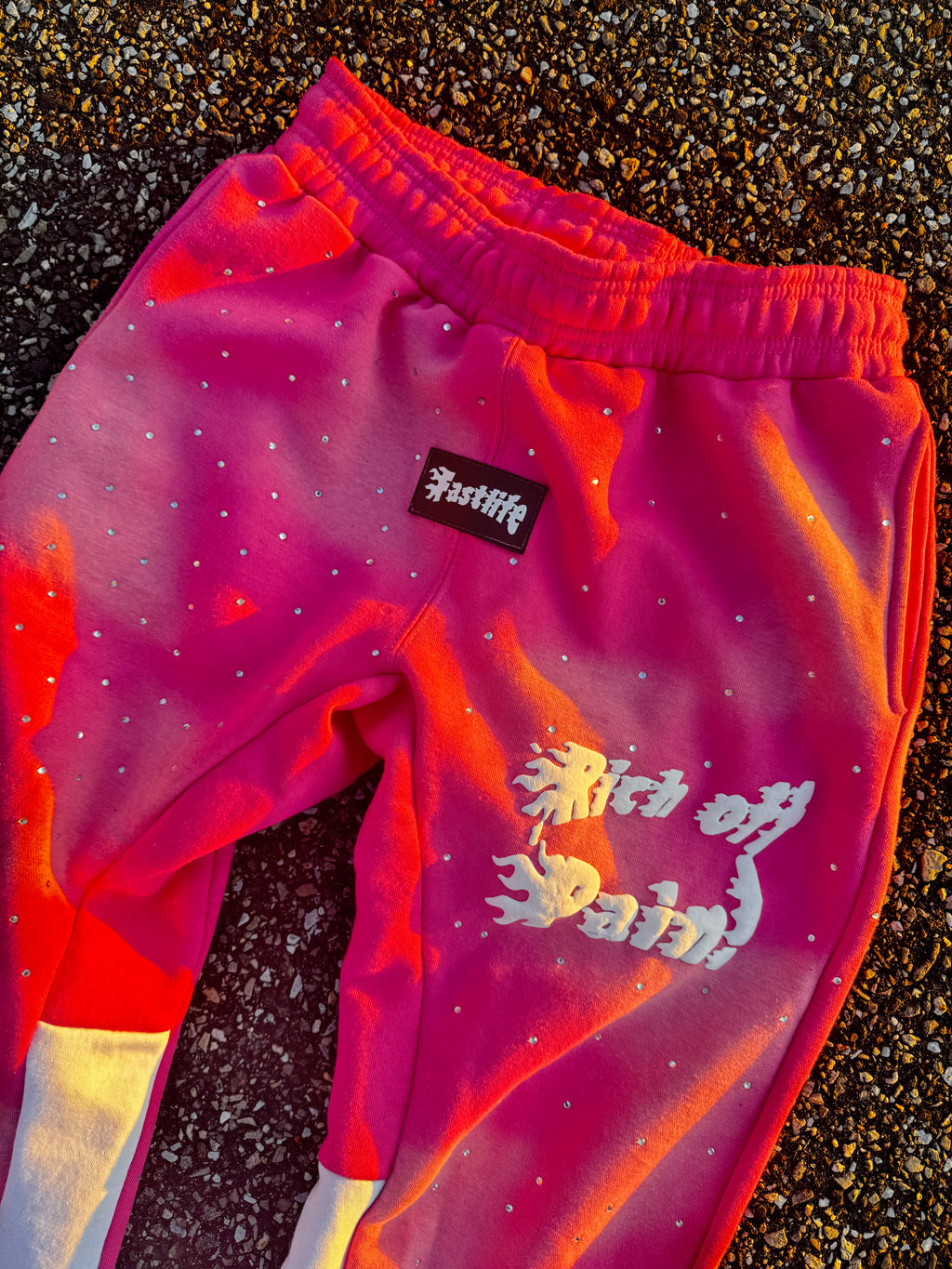 Rich Off pain Flared Sweatpants(pink)