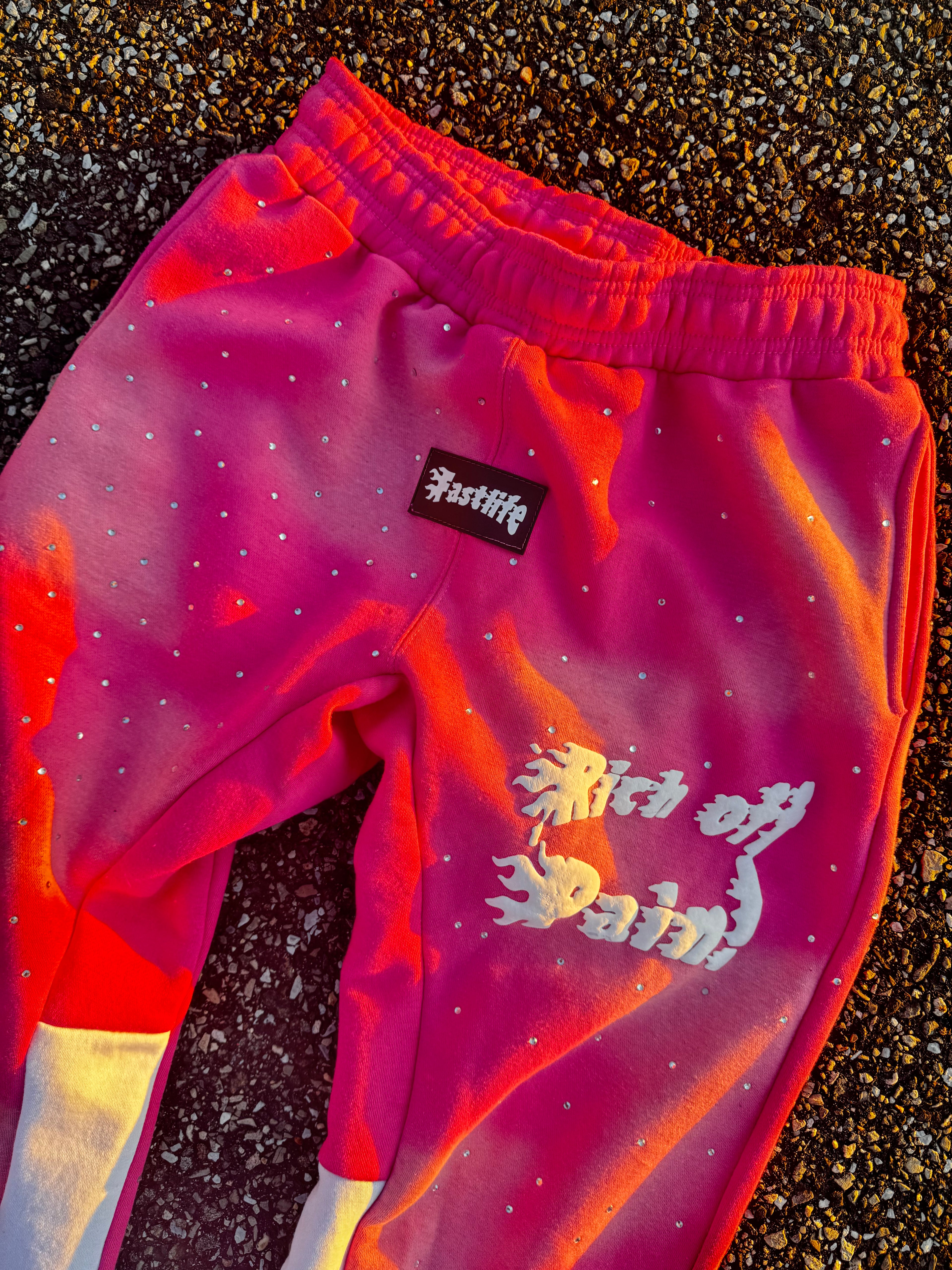 Rich Off pain Flared Sweatpants(pink)