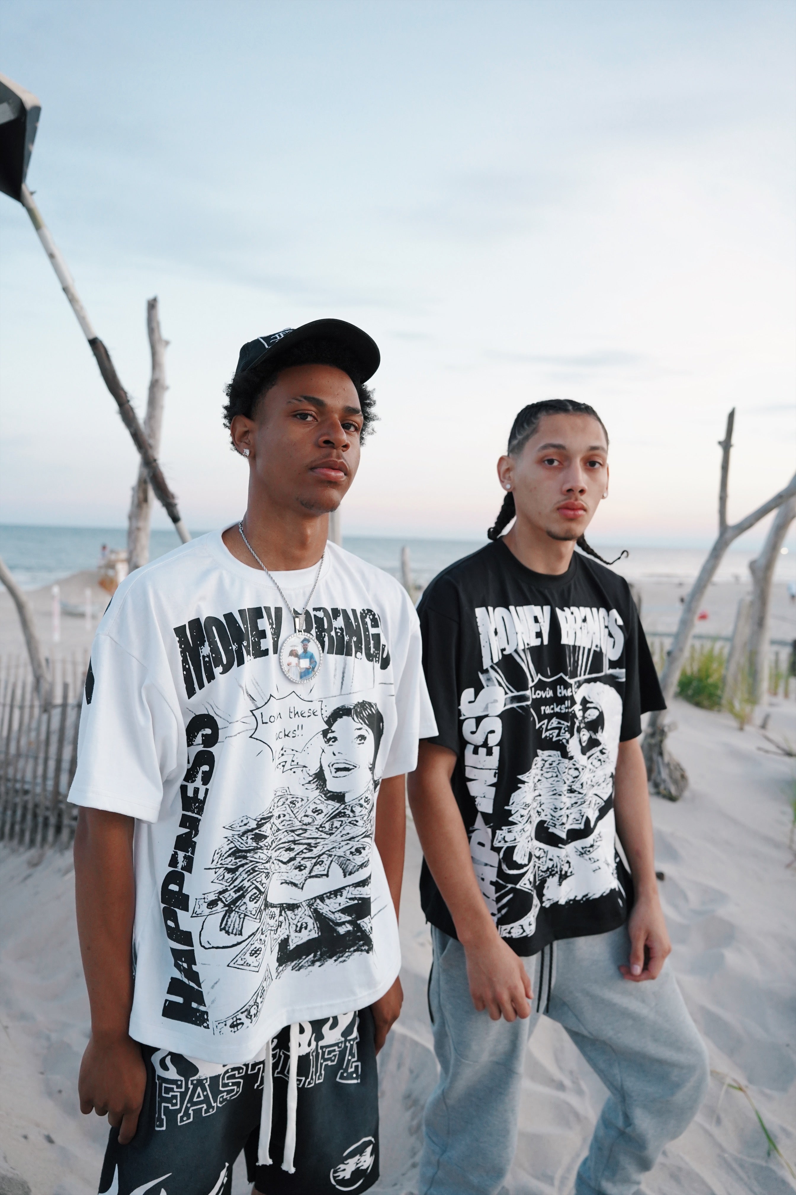 MONEY BRINGS HAPPINESS T